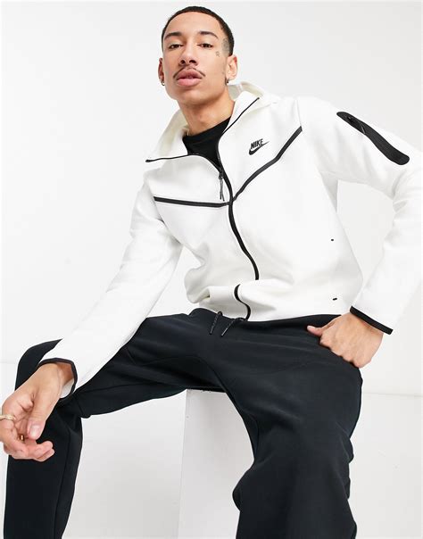 white nike tech fleece men